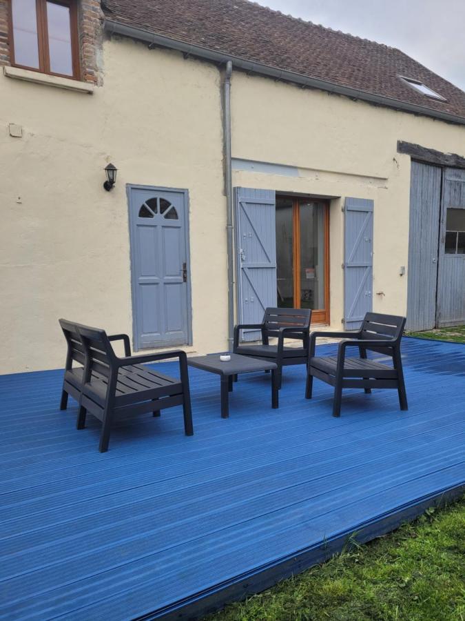 Un Nid Pour La Nuit Villa Bransles Exterior photo