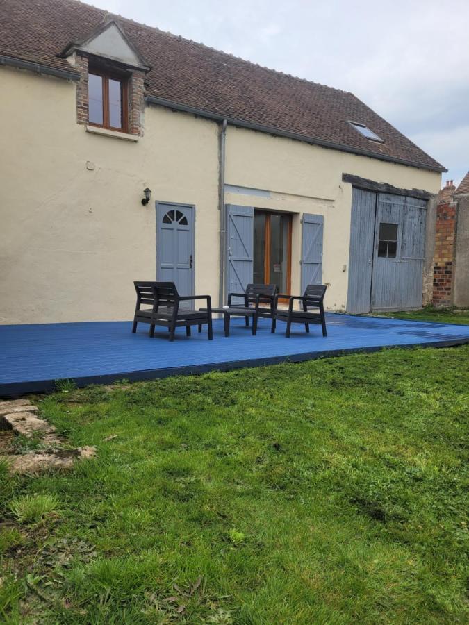 Un Nid Pour La Nuit Villa Bransles Exterior photo